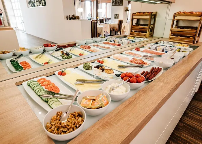 Hotel Roemerstube 3*