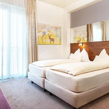 Hotel Romerstube 3*