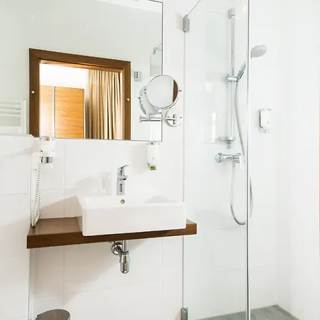 Roemerstube Otel 3*