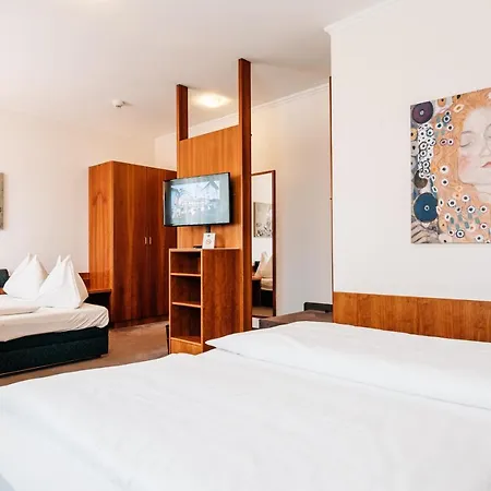 Roemerstube Otel 3*