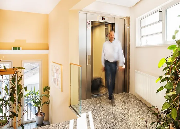 Hotel Roemerstube 3*